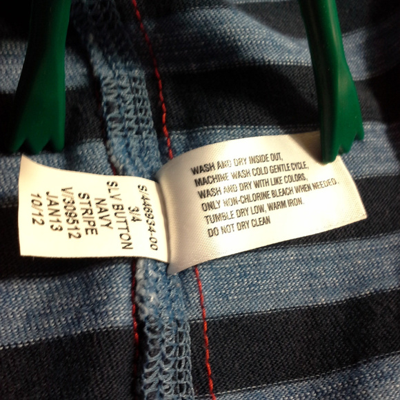 Gap top t-shirt Size S Blue stripes Back buttons - Picture 8 of 8